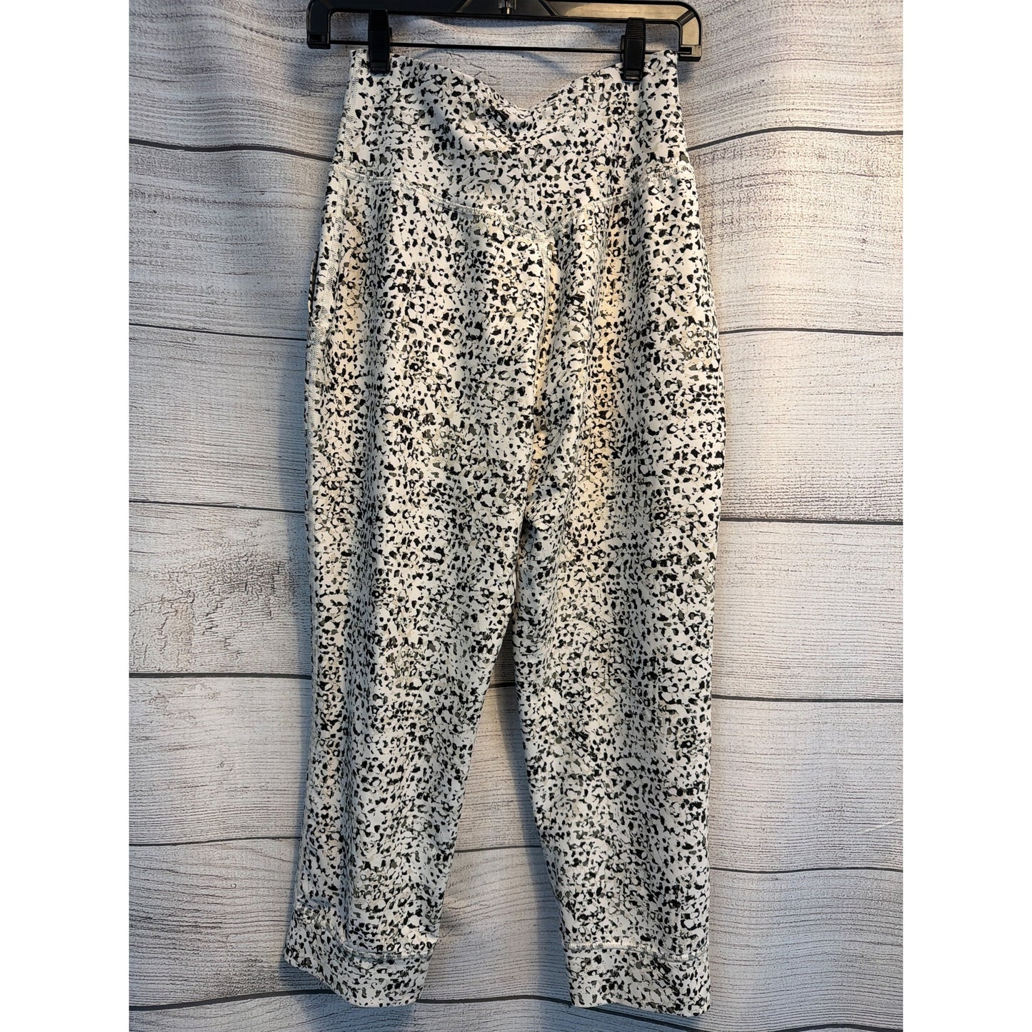 Old Navy High Waisted Powersoft Capri Joggers Size M