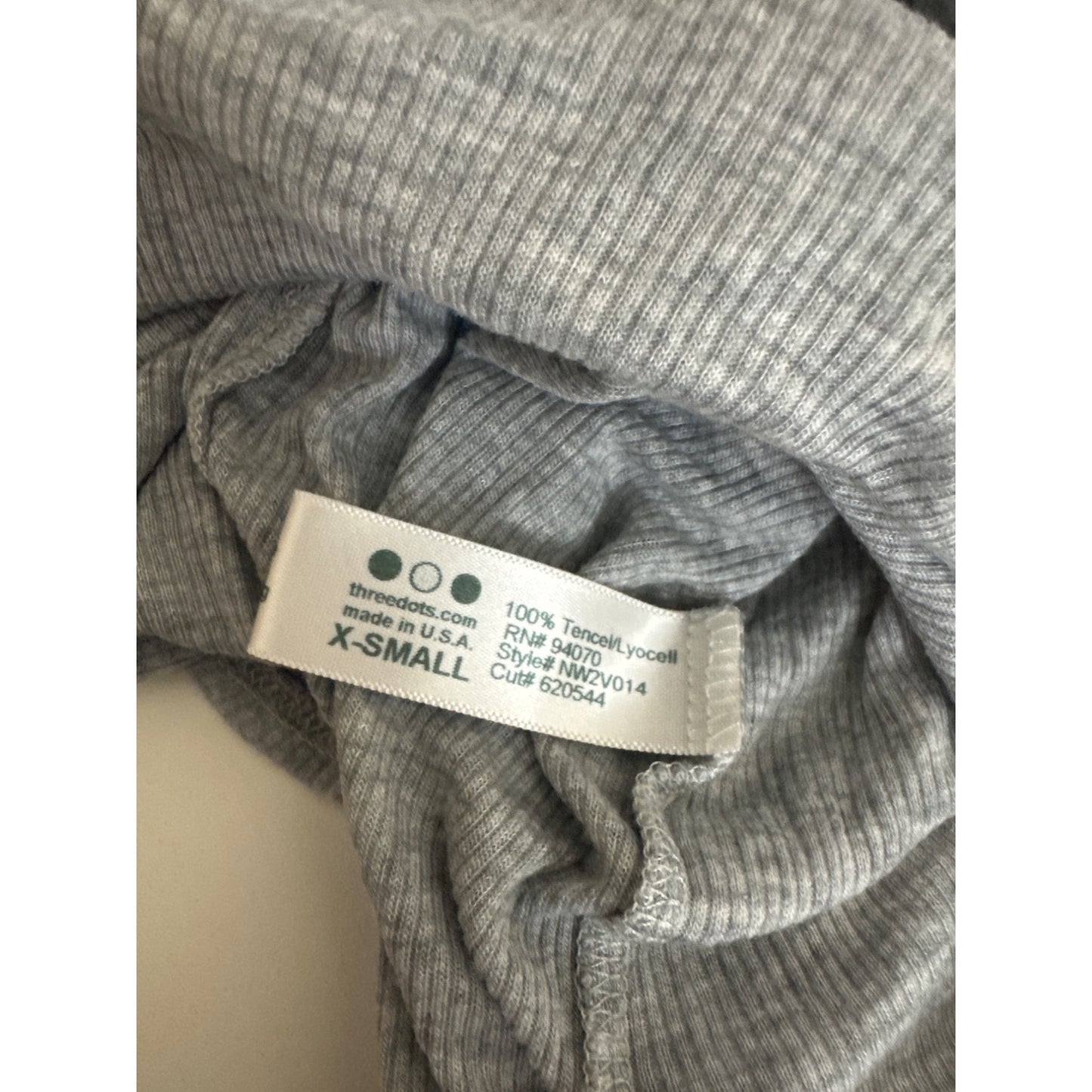 Three Dots Soft Gray Ribbed Long Sleeve Vneck Top Size XS