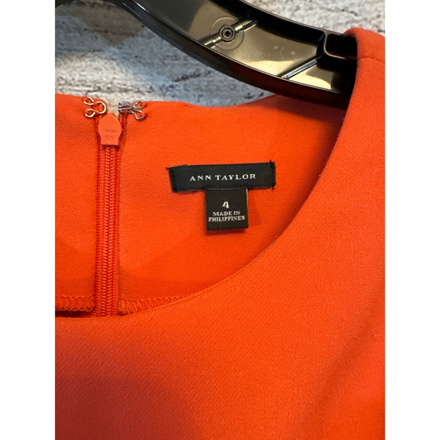Ann Taylor Short Sleeve Ruffle Bottom Dress Size 4