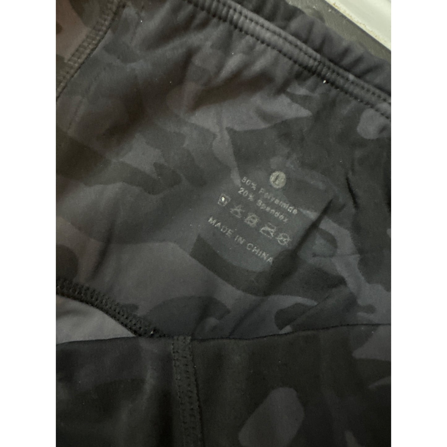 High-Rise Leggings Camouflage Pattern with Pockets Size L