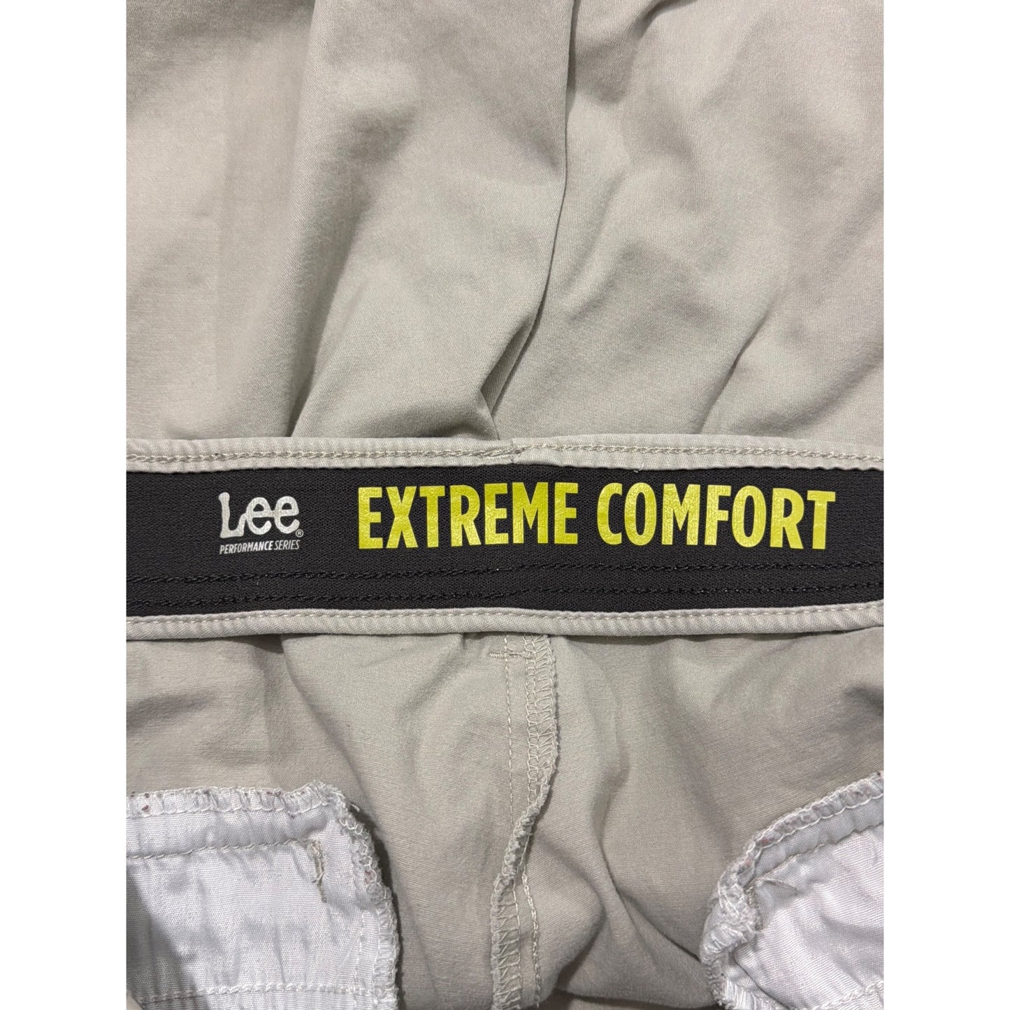 Mens Lee Extreme Comfort Khaki Shorts Size 38