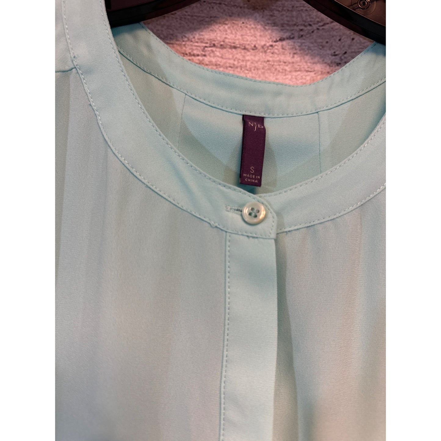 NYDJ Sleeveless Pintuck Blouse W Front Pocket & Pleated Back Size S