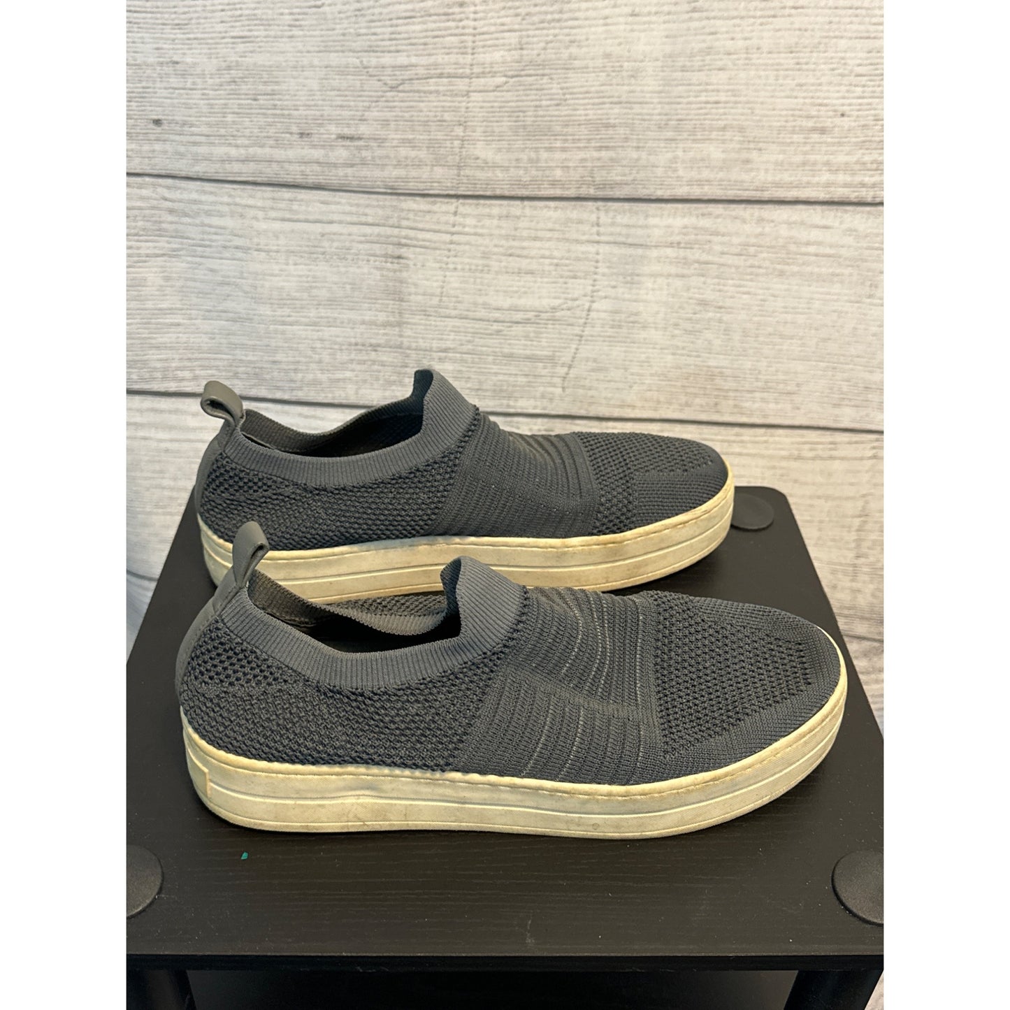 J/Slides Slip-On Knit Sneakers Size 9
