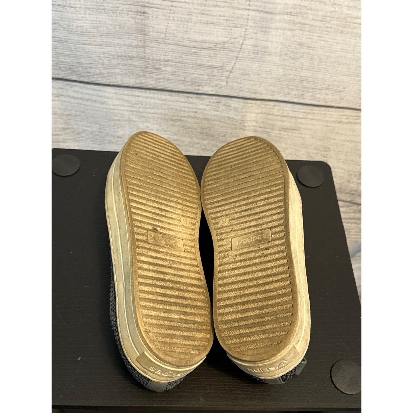 J/Slides Slip-On Knit Sneakers Size 9