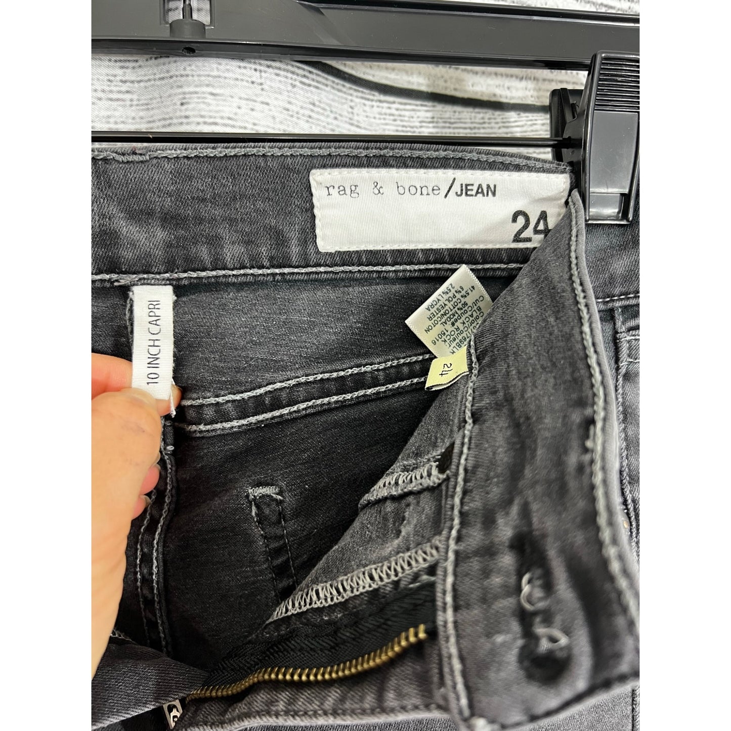 Rag & Bone Capri Jeans Black Denim 10 Inch Stretch, Size 24
