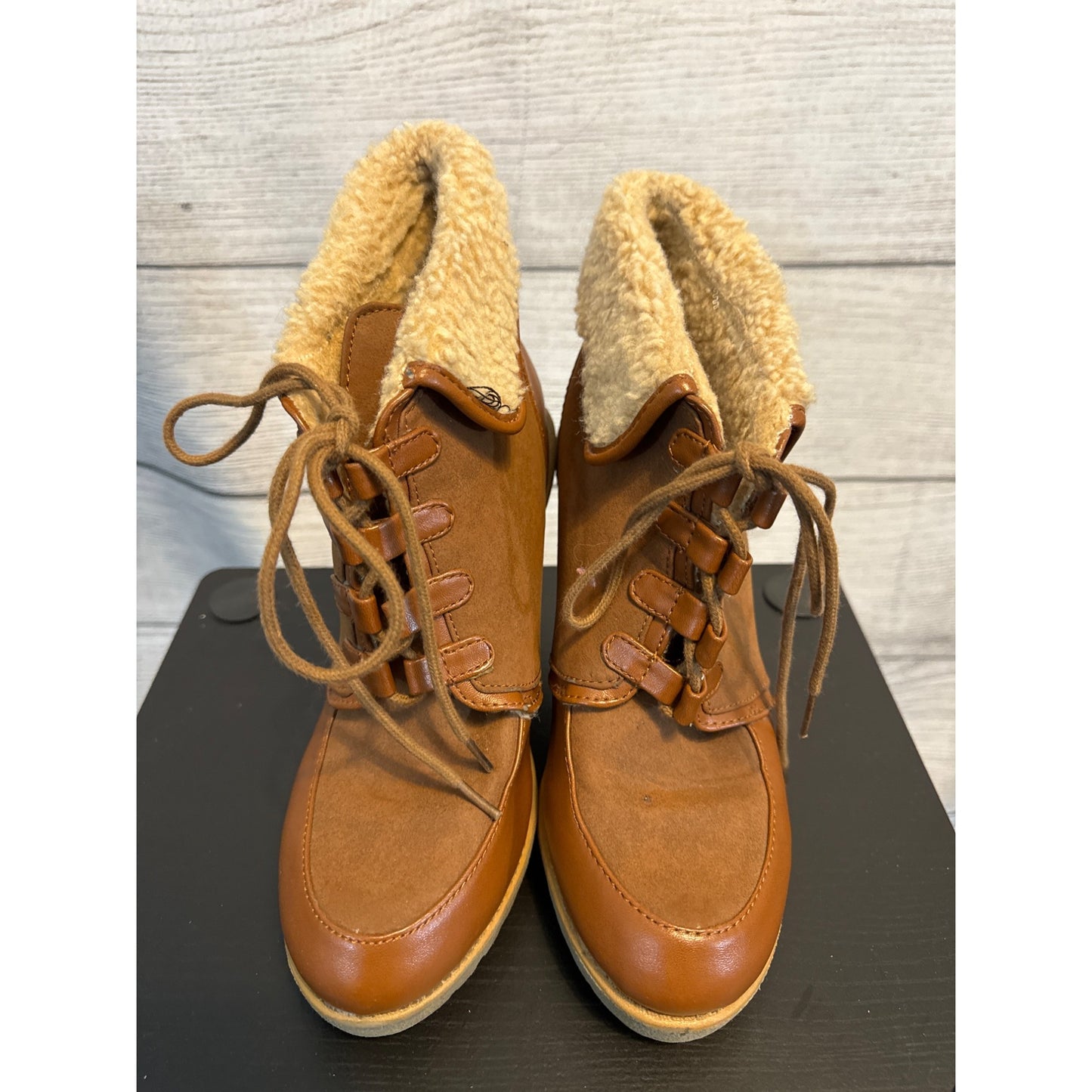 H&M Vintage-Style Brown Lace-Up Boots With Faux Fur Lining & Chunky Heel Size 8