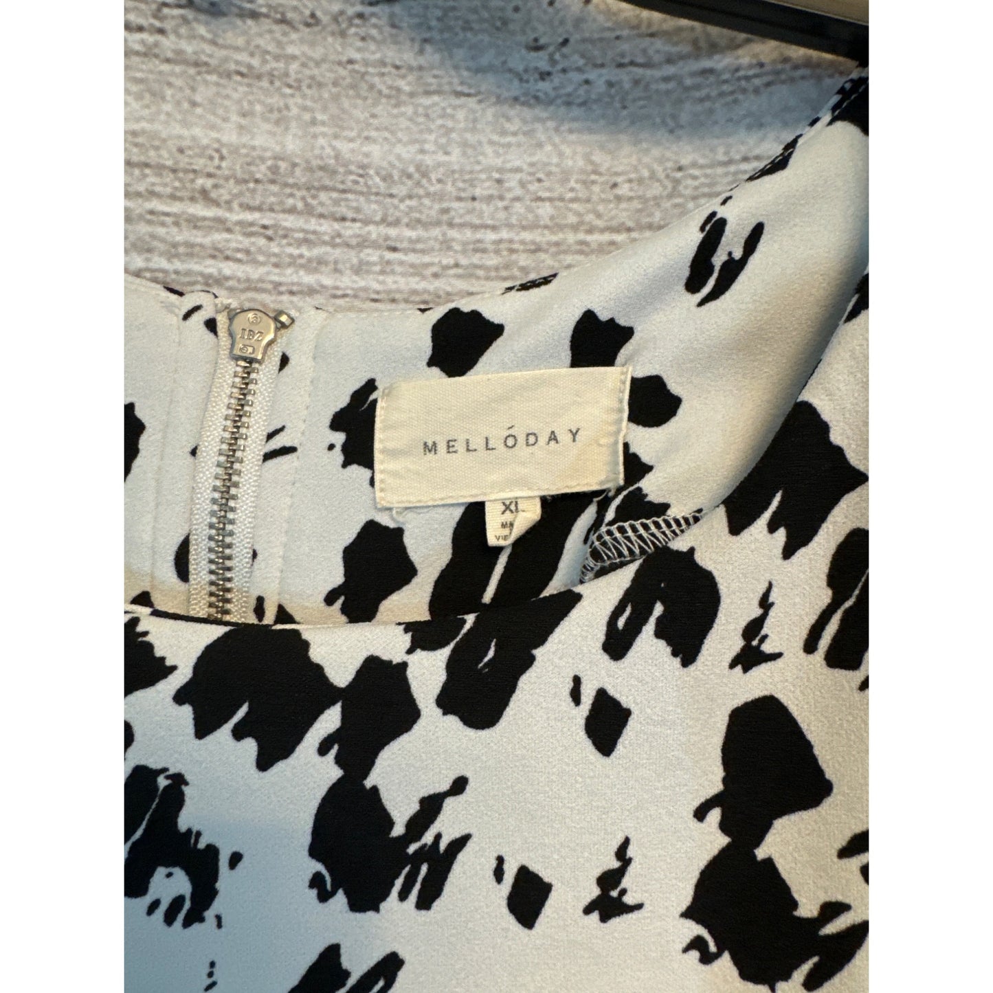Melloday Abstract Print Top With Back Zipper Size XL