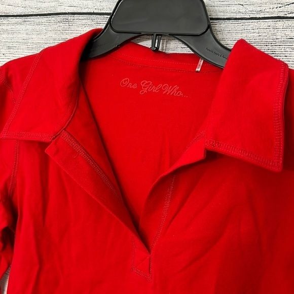 Red collared 3/4 sleeve shirt