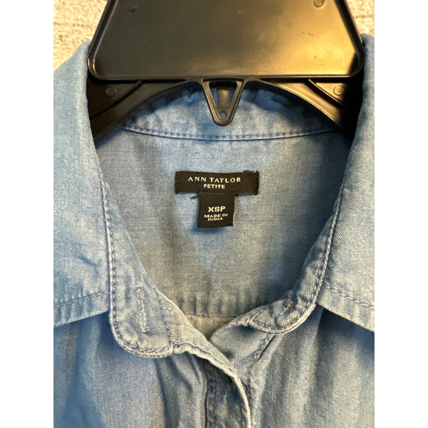 Ann Taylor Chambray Sleeveless Button-Down XSP