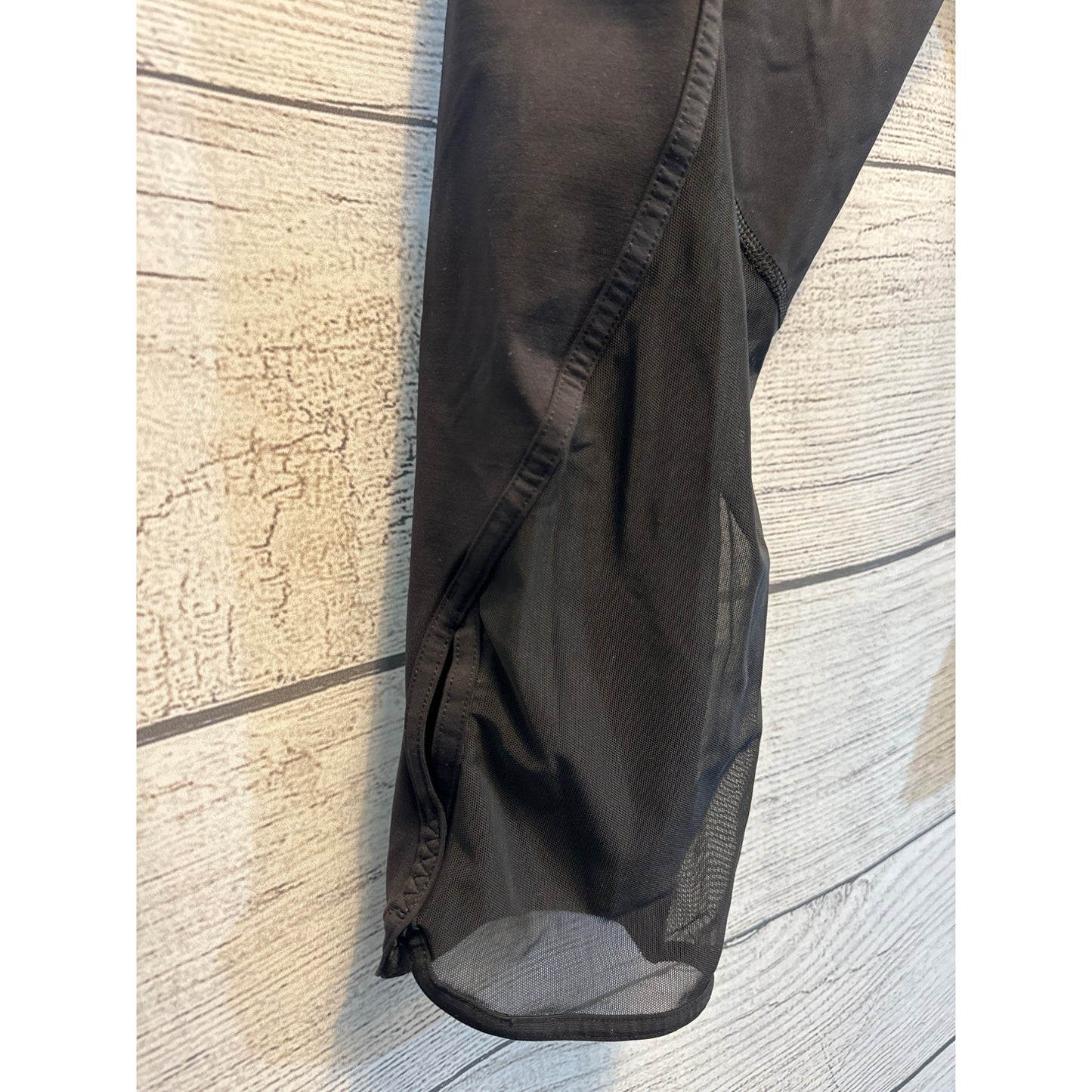 Women's Lululemon Beat The Heat Crop Size 12