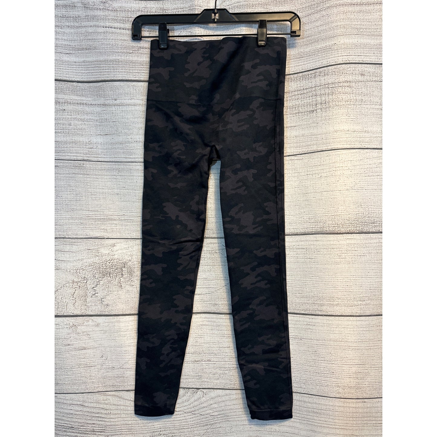 Spanx Black Seamless Camo Leggings Size M
