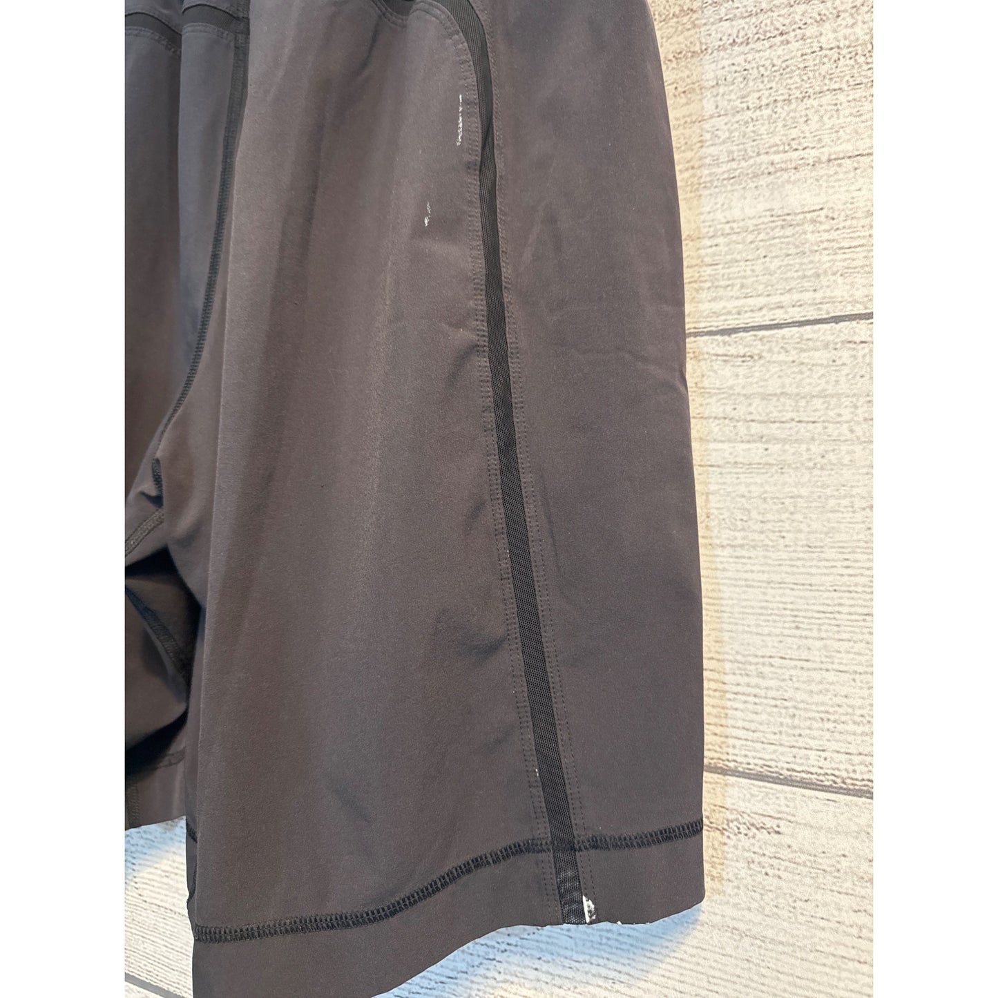 Lululemon Mens Black Pacebreaker Shorts Size M