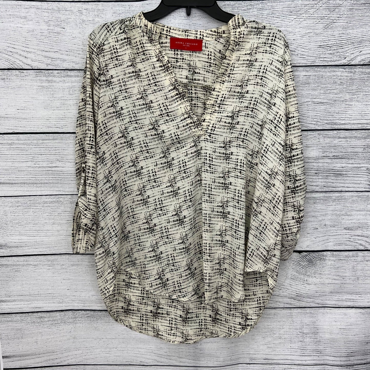 Akira V-Neck Blouse Woven 3/4 Sleeve Button Cuff Textured Print Loose Fit, Size M