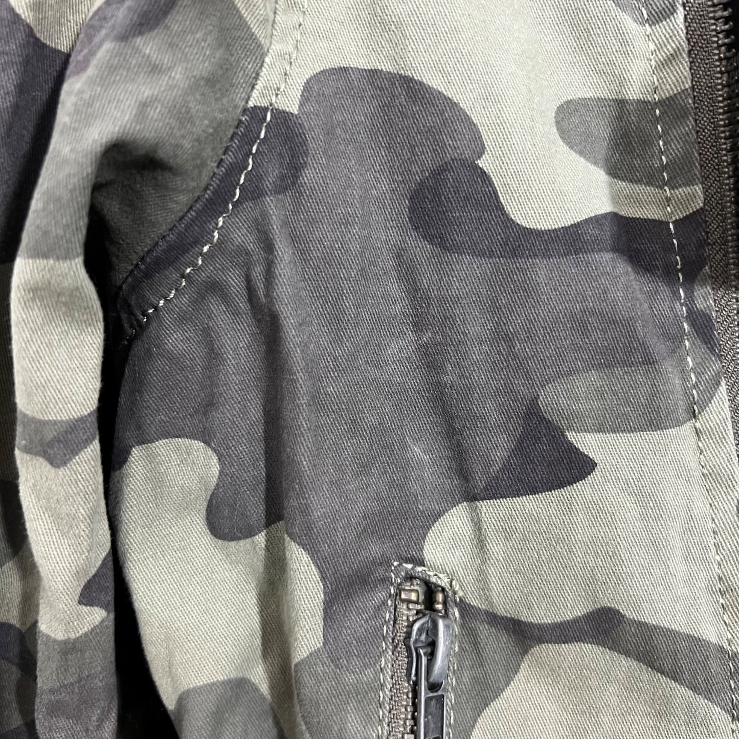 Miami Camouflage Moto Jacket With Zipper Pockets & Belt, Size Small