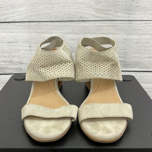 Beige open toe bootie