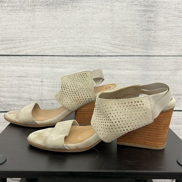 Beige open toe bootie