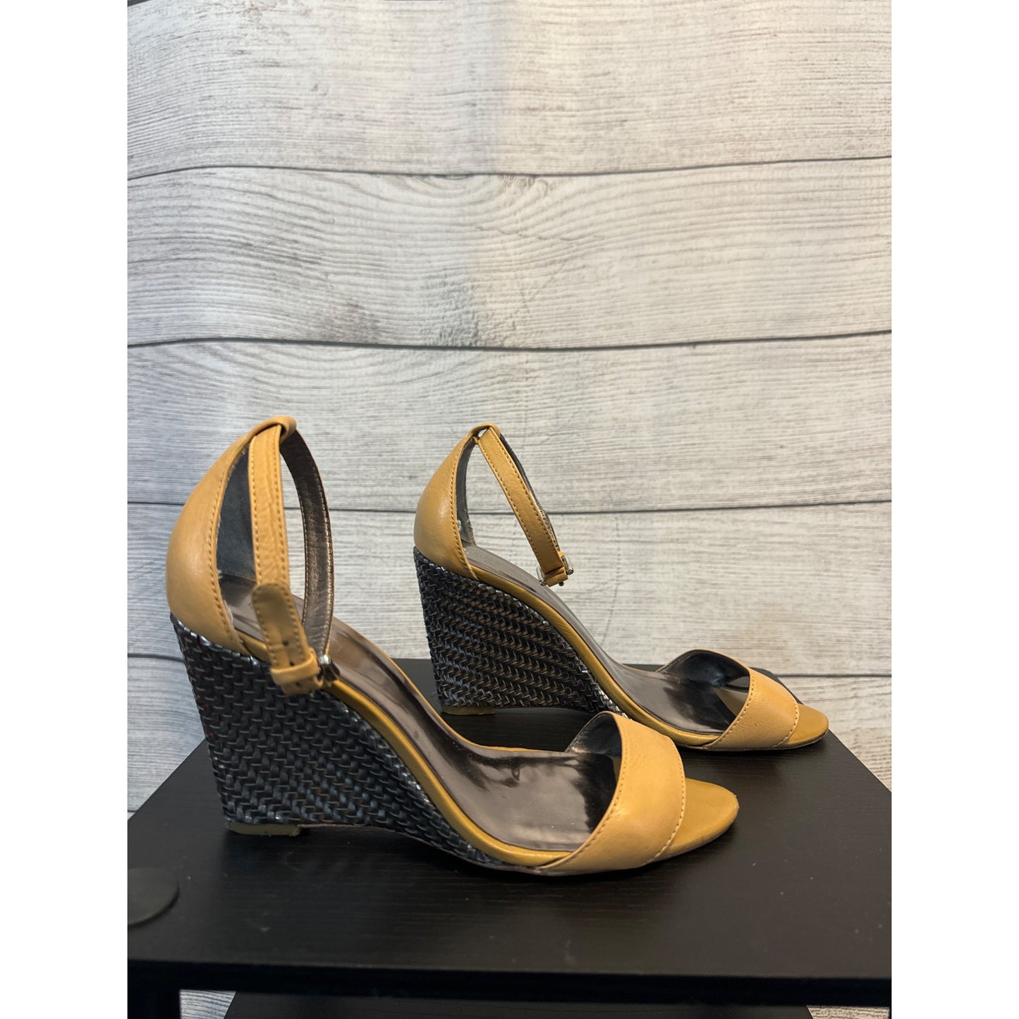 Coach Sharrin Soft Veg Leather Wedge Sandals Size 9