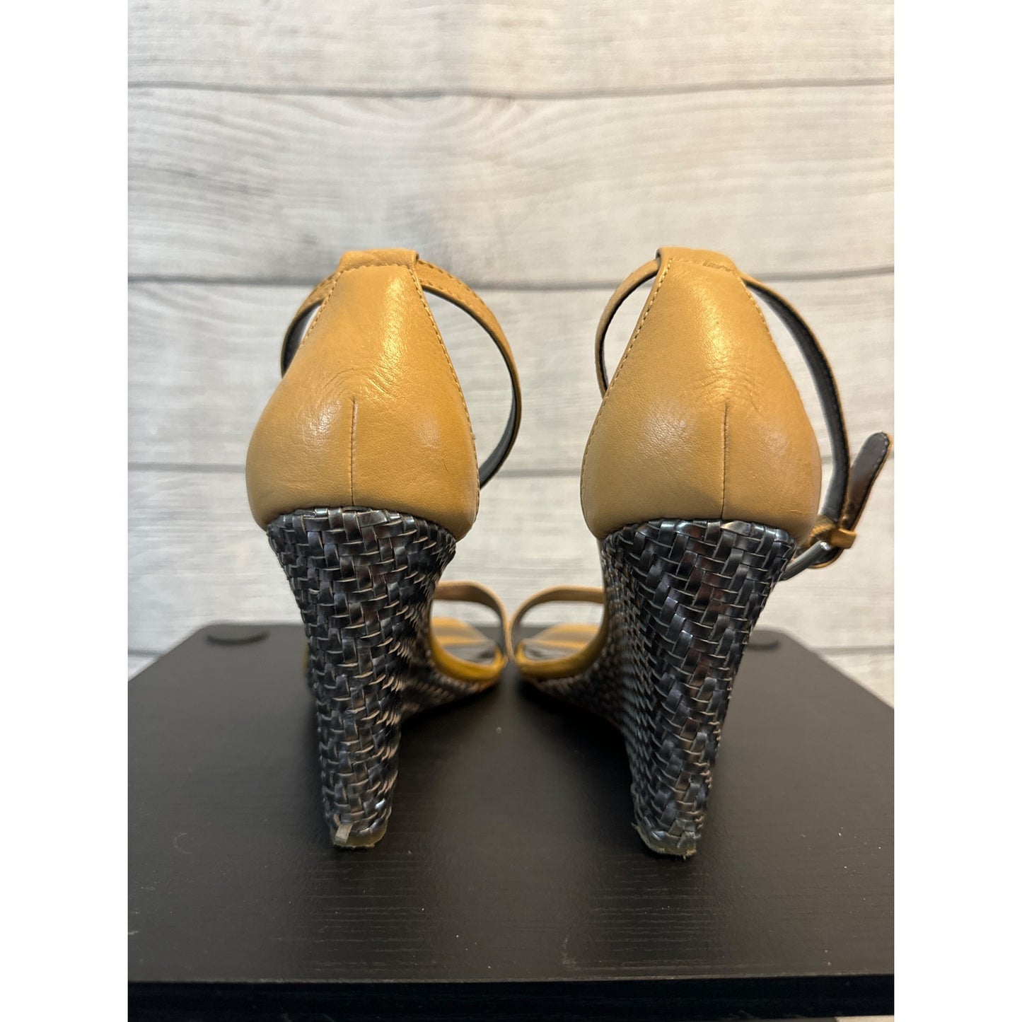 Coach Sharrin Soft Veg Leather Wedge Sandals Size 9