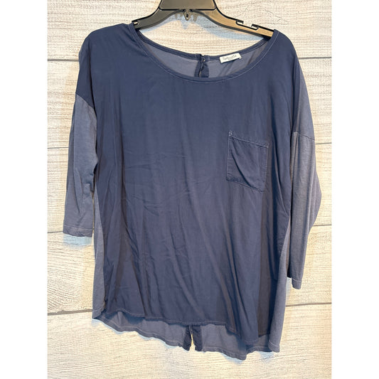 Splendid Button-Back 3/4 Sleeve Top With Chest Pocket Size S
