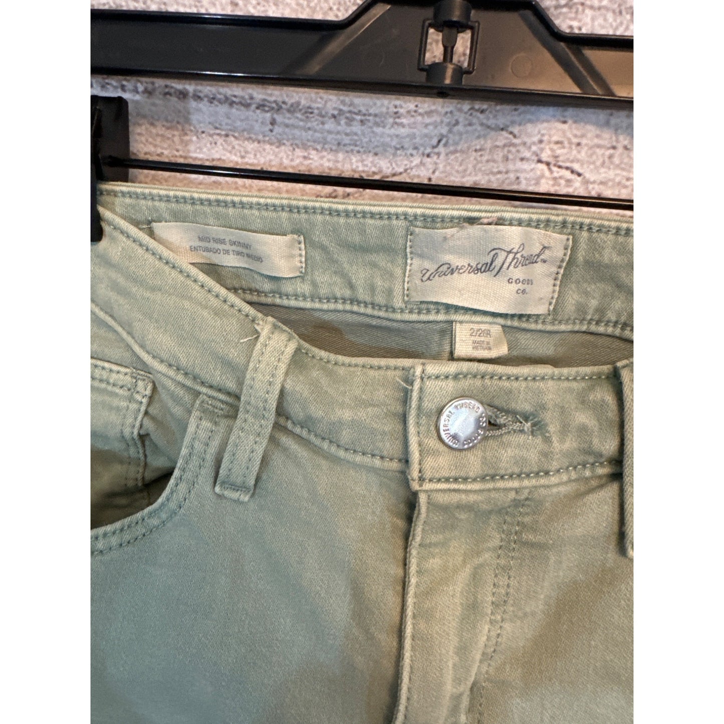 Universal Thread Green Mid Rise Skinny Jeans Size 2/26