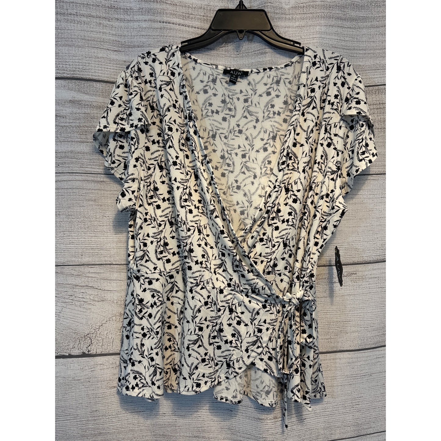 NWT AUW Floral Short Sleeve Wrap Top Size XL