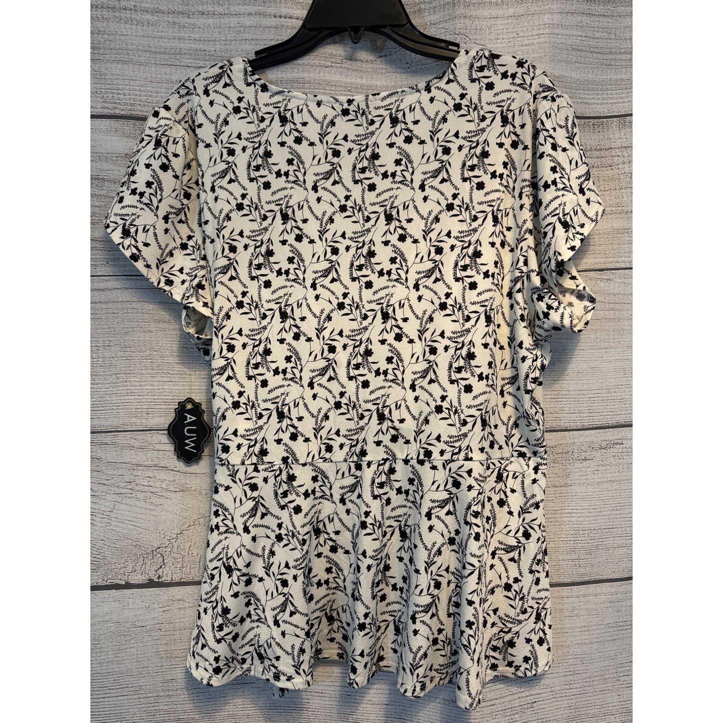 NWT AUW Floral Short Sleeve Wrap Top Size XL