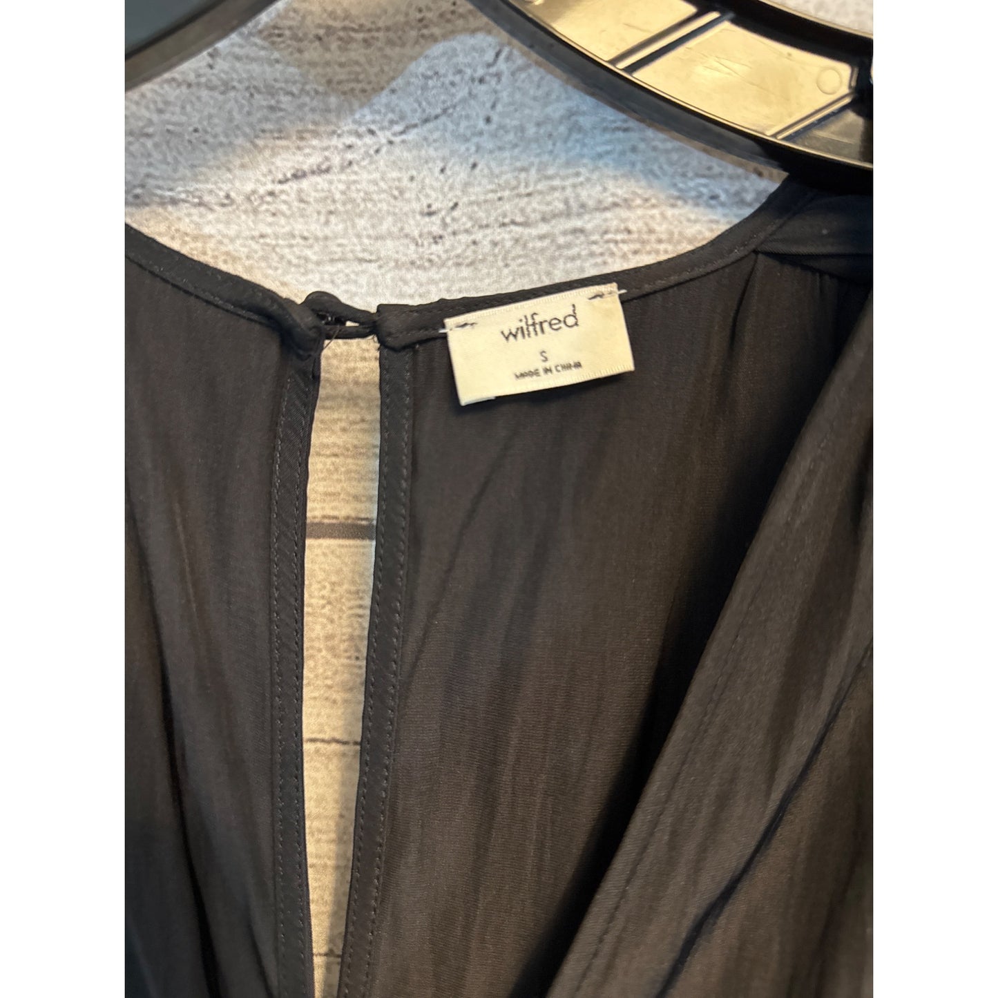Wilfred Black Jumpsuit With V-Neck & Short Sleeves Size S