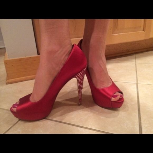 Never worn David tutera princess shoe dyed red!