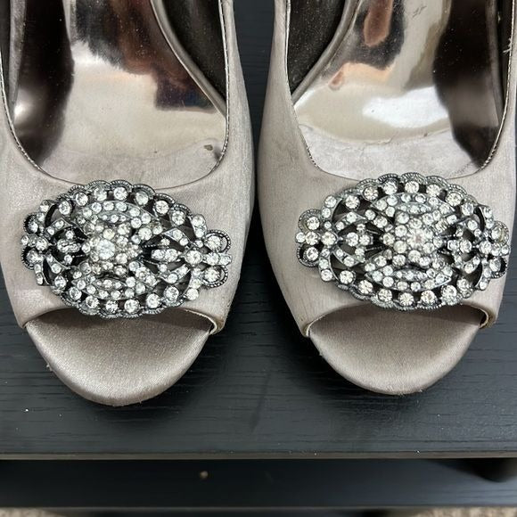 Silk sparkly pumps
