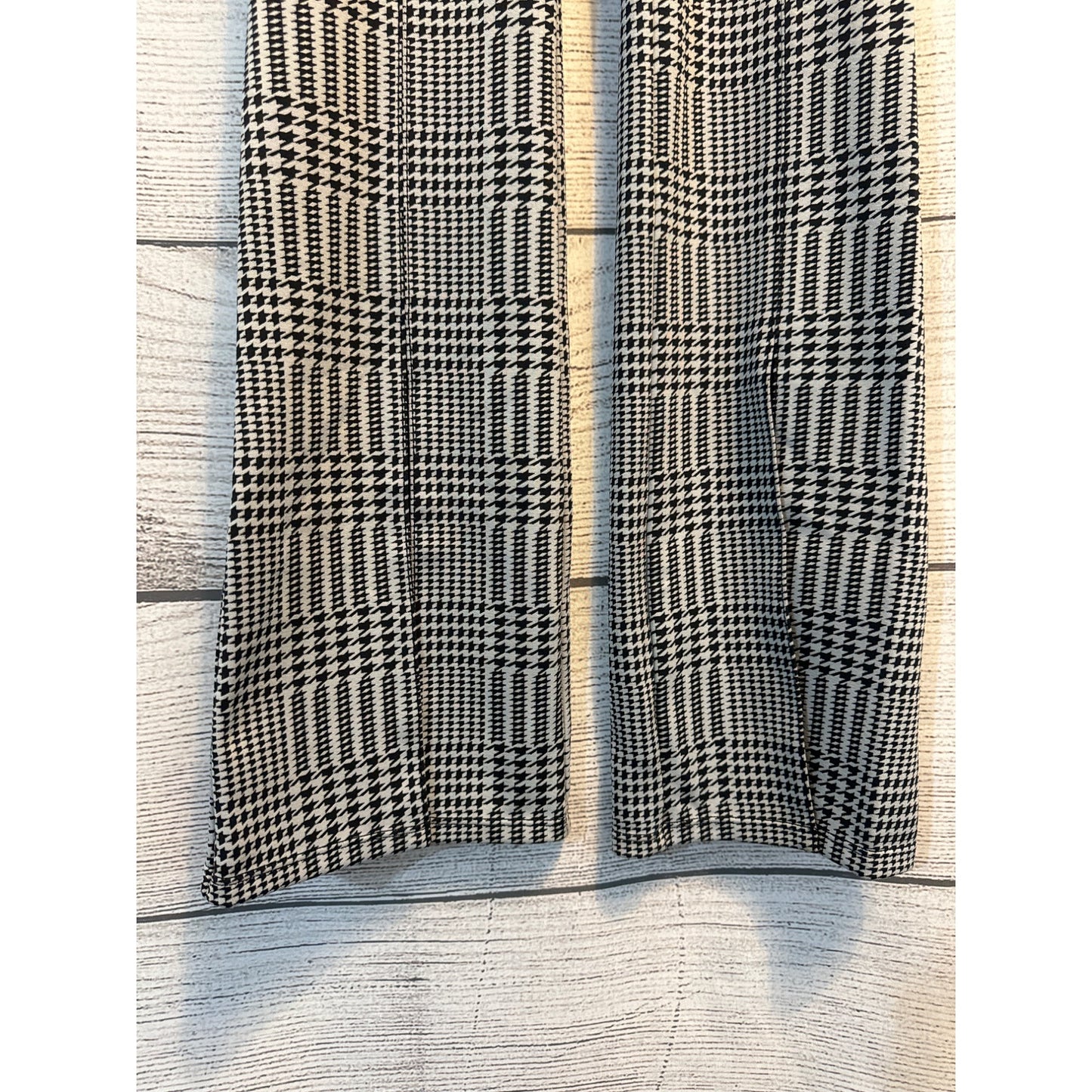 Alo Jacquard High- Waisted Glenplaid Flutter legging