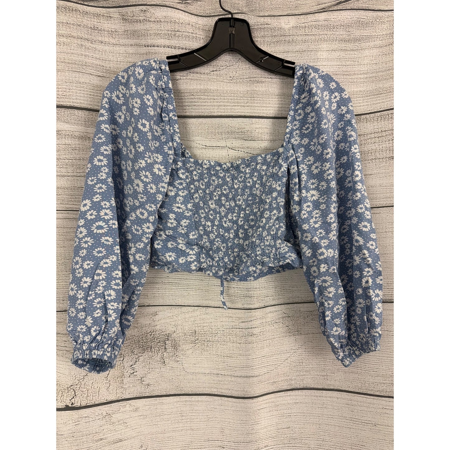 Wild Fable Blue Daisy Print Puff Sleeve Cropped Top With Peep Hole Size S