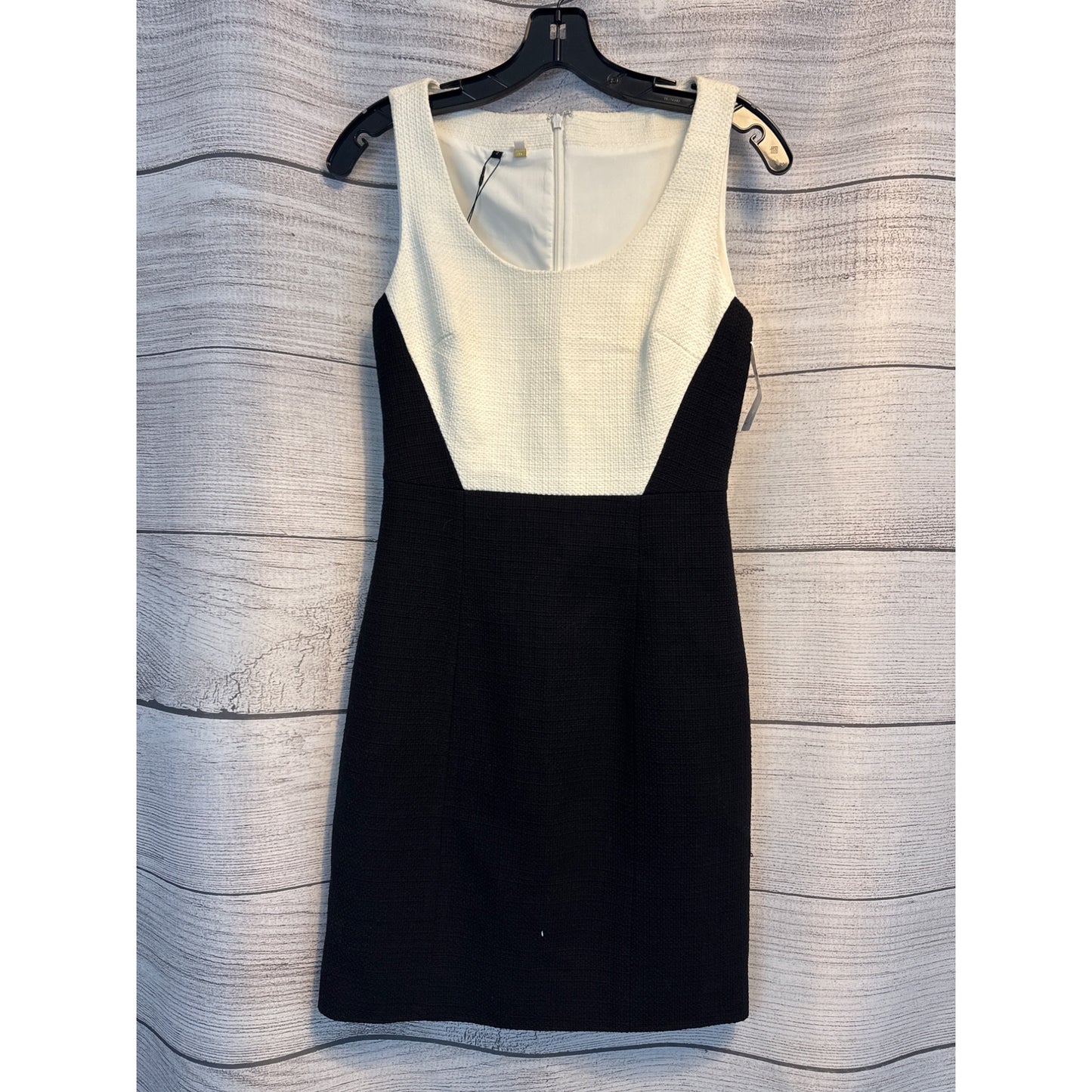 NWT 4. Collective Two-Tone Sleeveless Sheath Dress Size 4