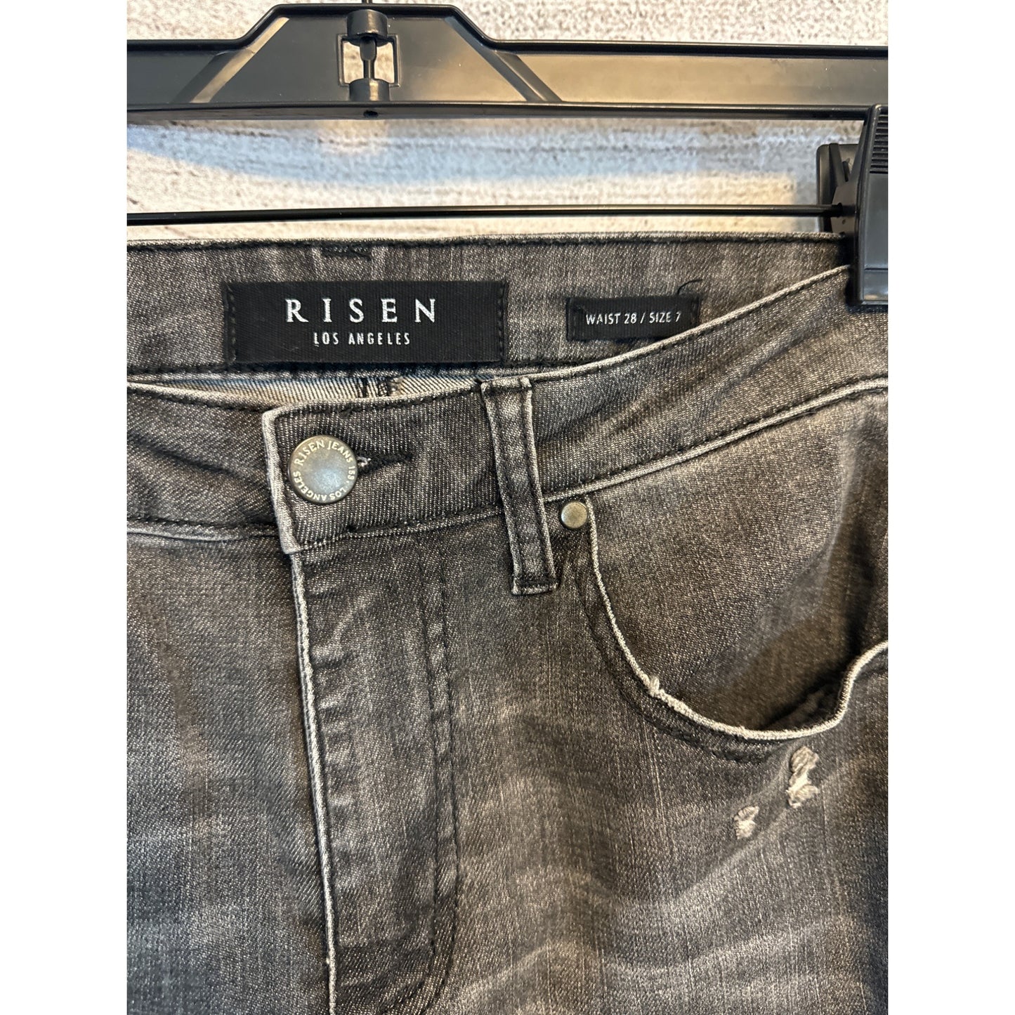 Risen Distressed Skinny Jeans Size 7/28