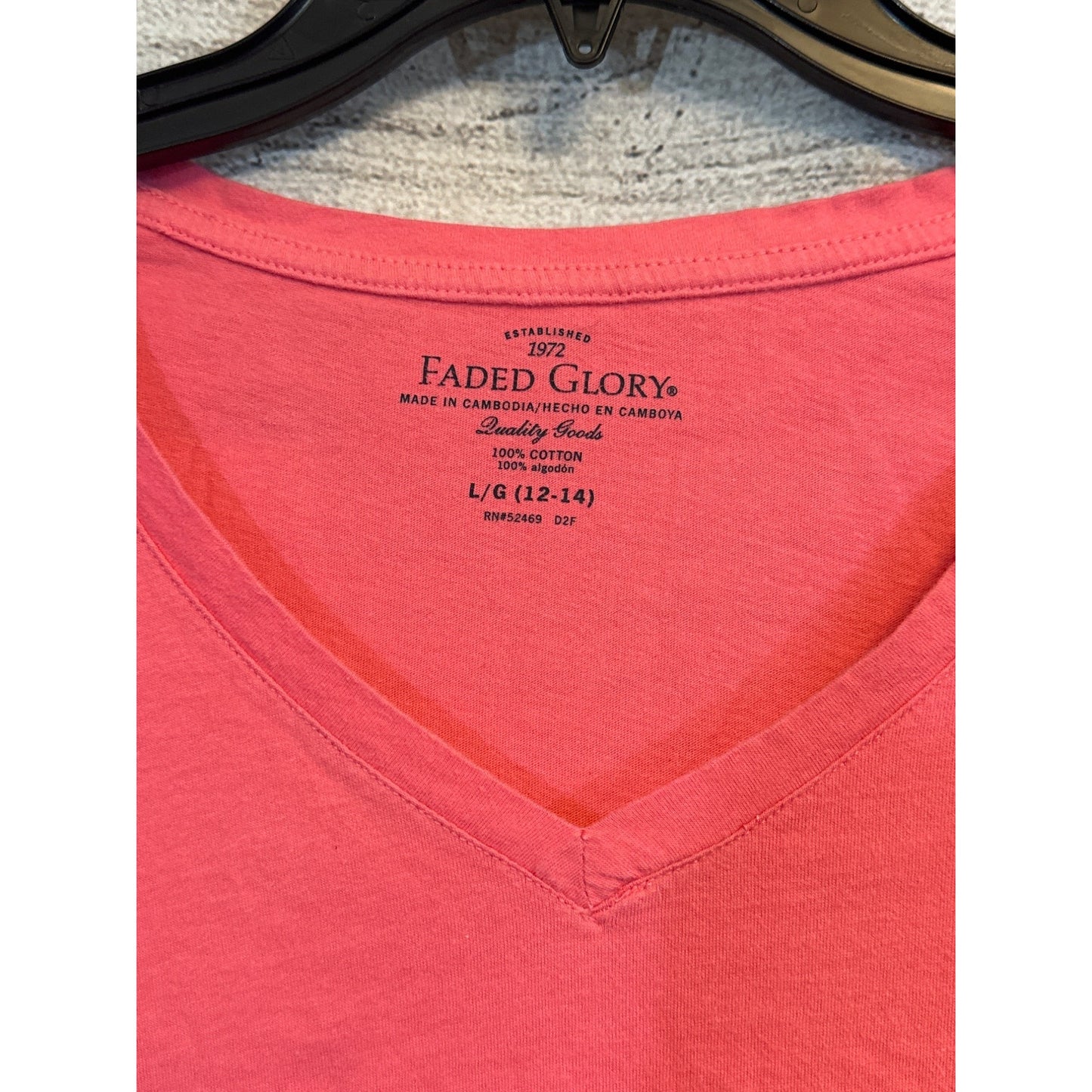 Faded Glory Pink V-Neck T-Shirt Size Large