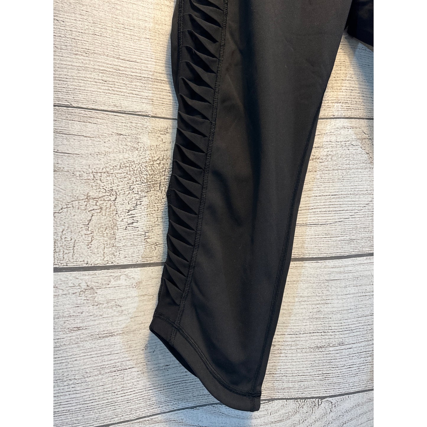 Lululemon Sunshine Salutation Crop Size 12