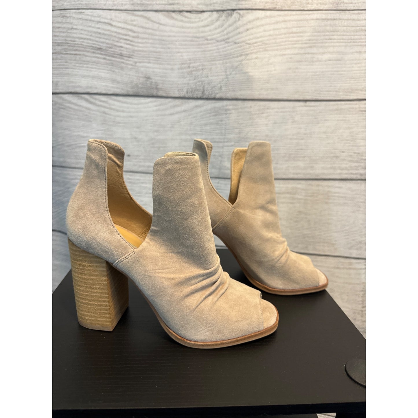 Kristin Cavallari Chinese Laundry Beige Peep-Toe Ankle Booties Size 7.5