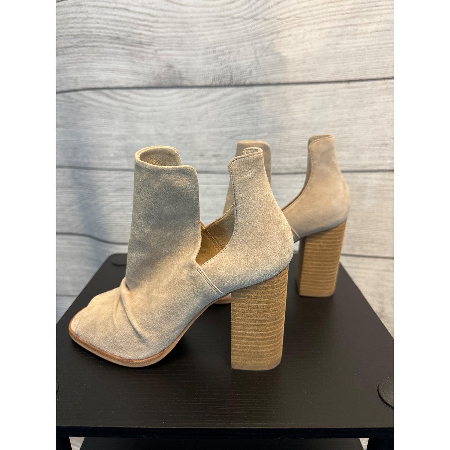 Kristin Cavallari Chinese Laundry Beige Peep-Toe Ankle Booties Size 7.5