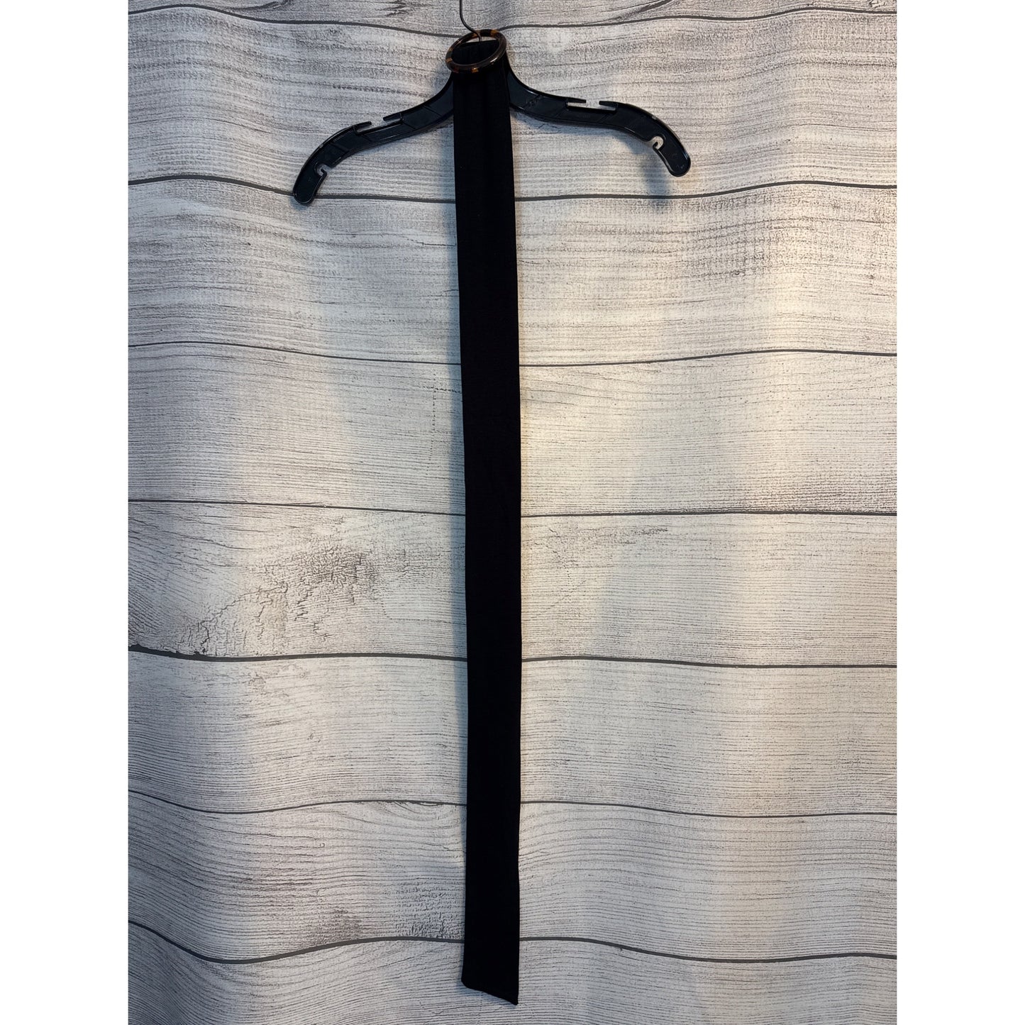 Classic Black Belt With Tortoise Shell Ring Accessory For Modern Professional Wear