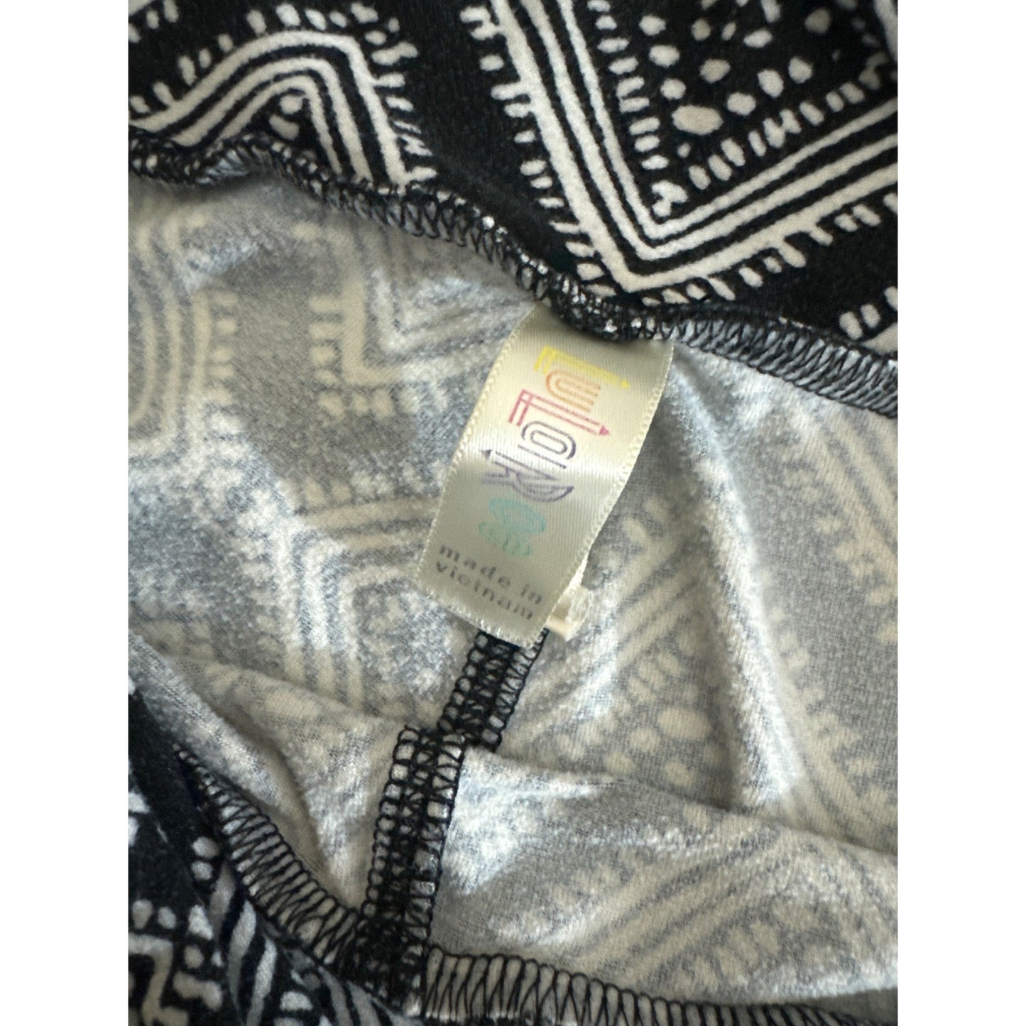 LuLaRoe Geometric Pattern Leggings OS