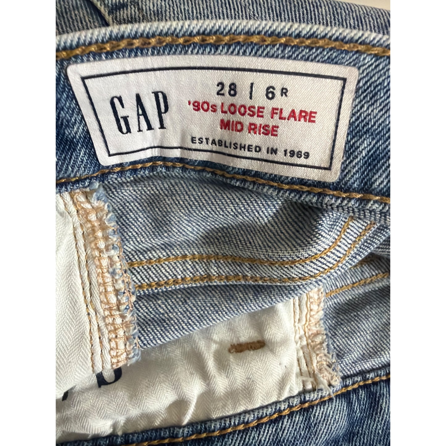 Gap 90s Loose Flare Mid Rise Distressed Light Wash Denim Size 28/6