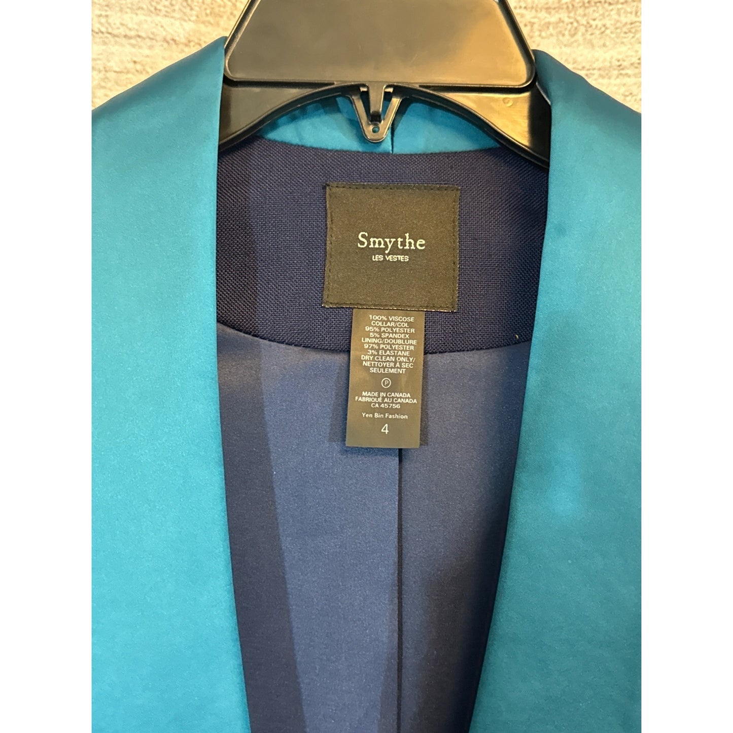 Smythe Navy Blazer With Teal Satin Lapel Single Button Closure Size 4