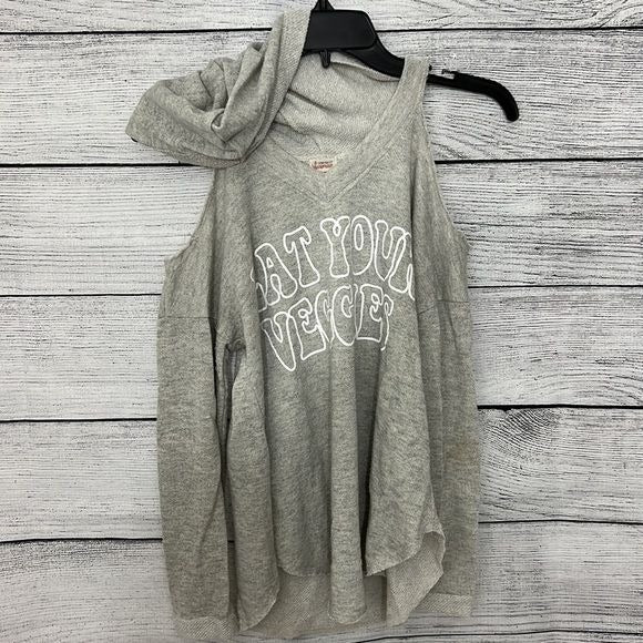 EUC Eat Your Veggies Shoulder shirt