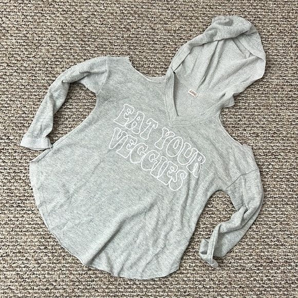 EUC Eat Your Veggies Shoulder shirt