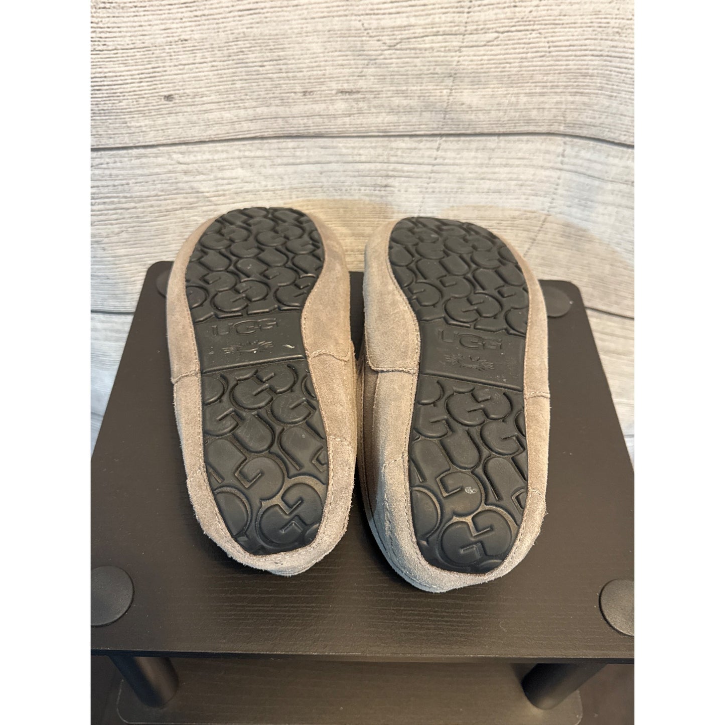 UGG Mens Ascot Sheepskin Lined Moccasin Slippers Size 9