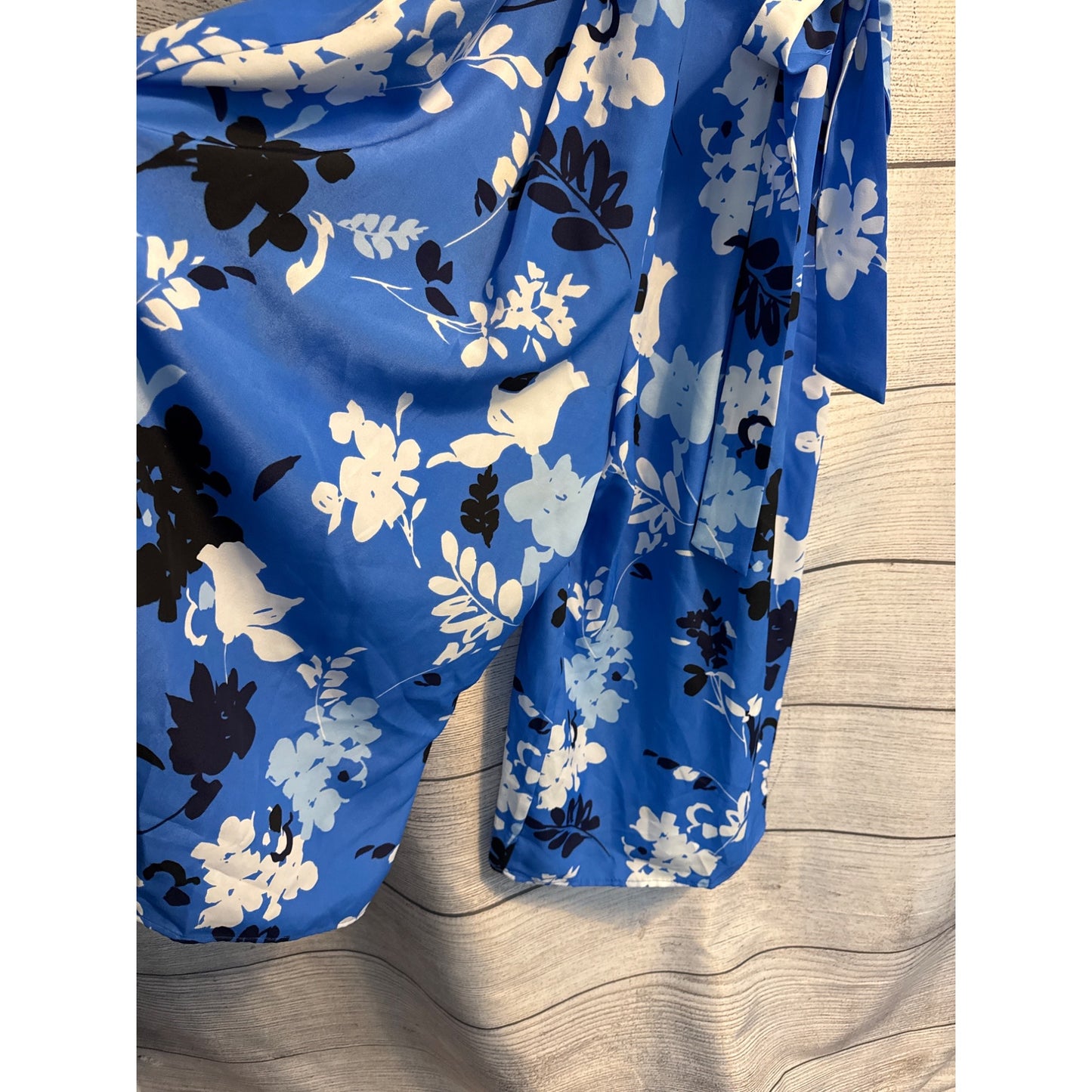 NWT Vince Camuto Blue Floral Sleeveless Romper Size S