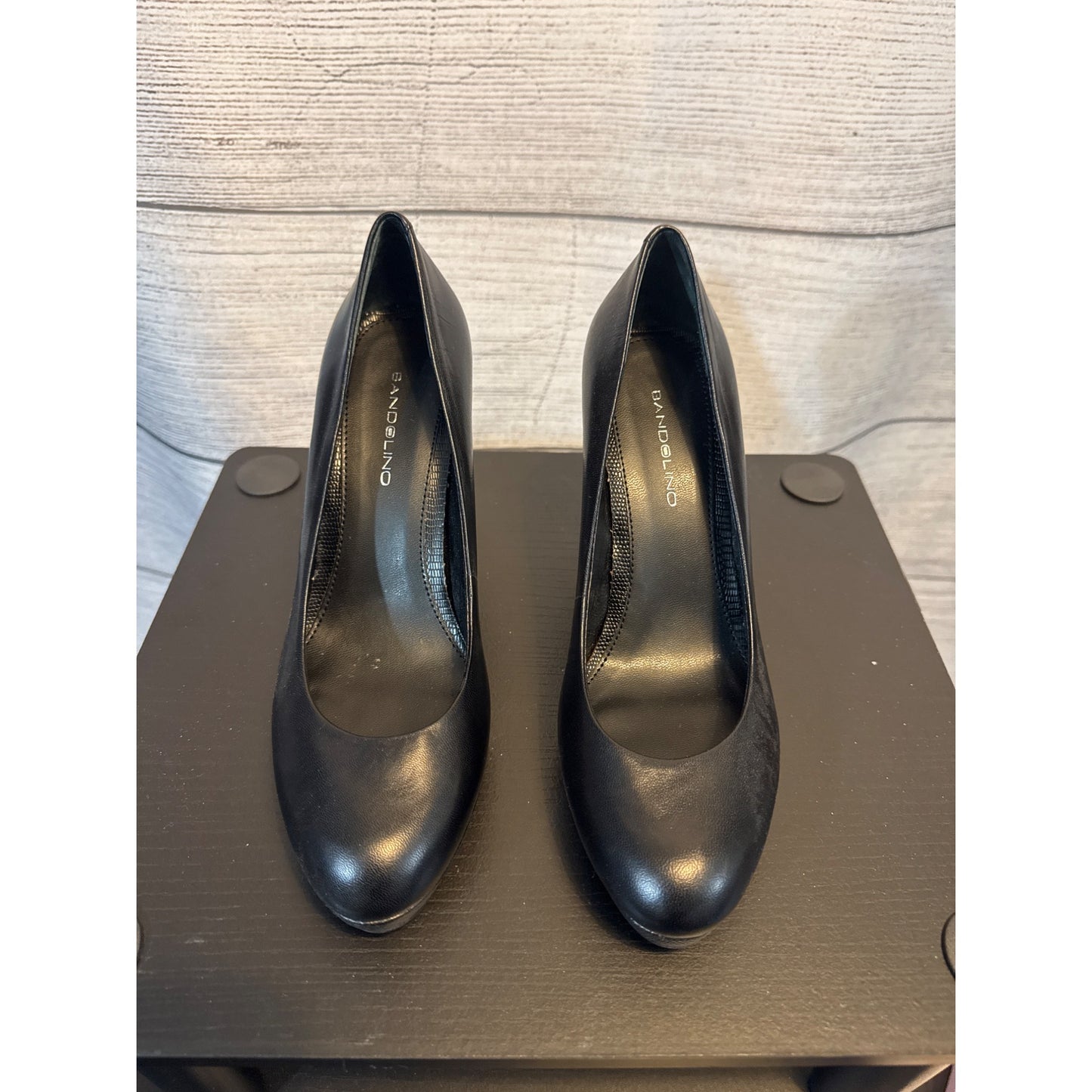 Bandolino Dbgalleigh Leather Heels Size M Size 6.5