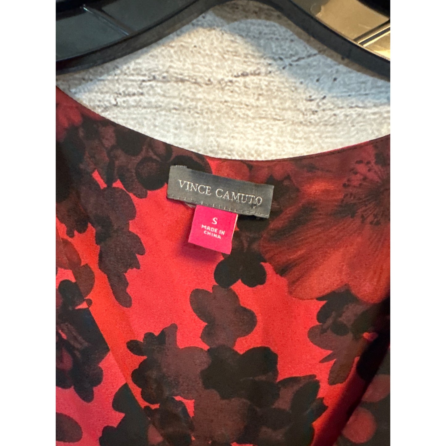 Vince Camuto Red & Black Floral Bell Sleeve Blouse V-Neck Layered Ruffle Top Size S