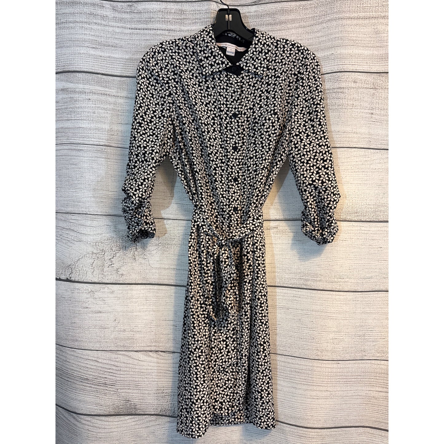 Diane Von Furstenberg 100% Silk Floral Print Button-Up Dress Size 4