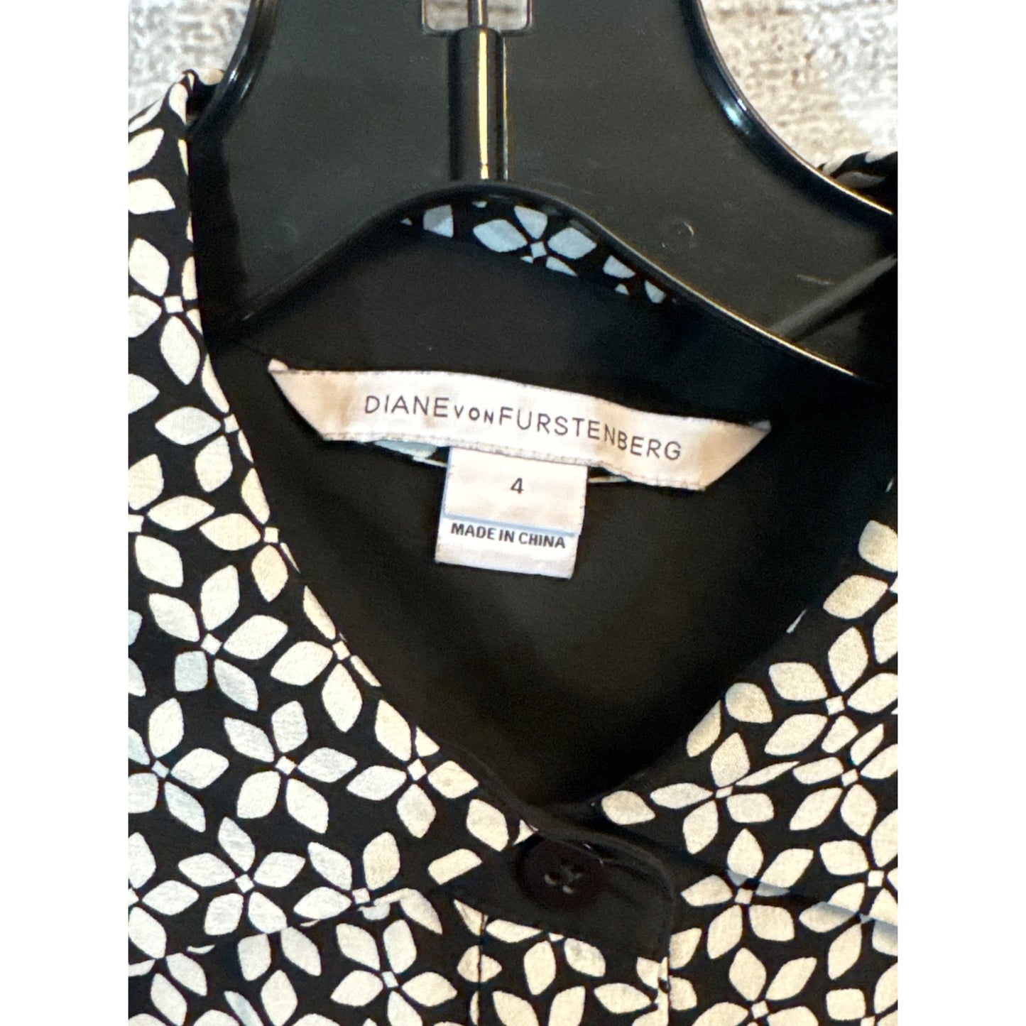Diane Von Furstenberg 100% Silk Floral Print Button-Up Dress Size 4