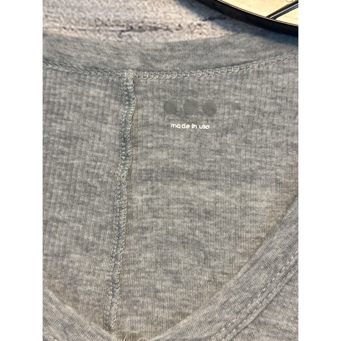 Three Dots Soft Gray Ribbed Long Sleeve Vneck Top Size XS